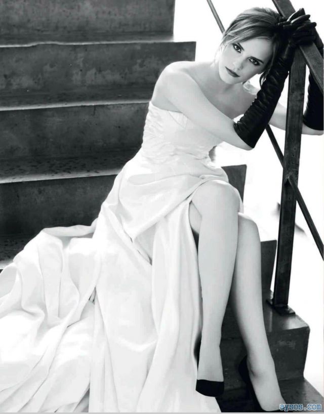 Pretty and Leggy Emma Watson
