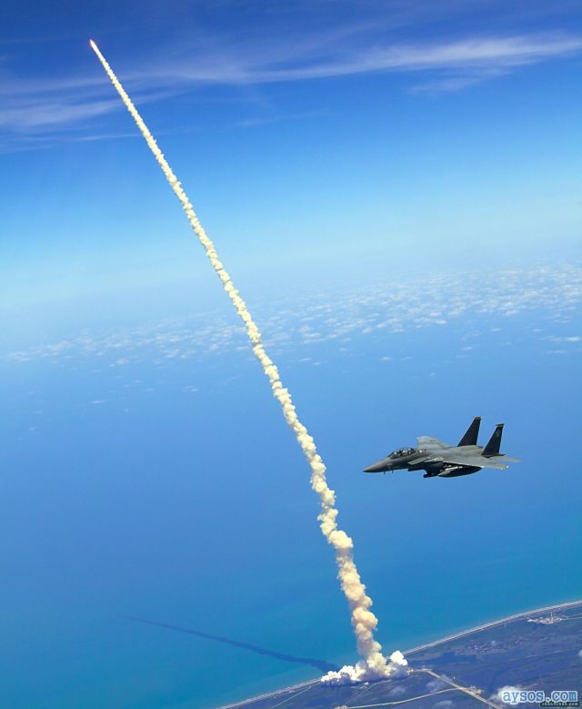 F-15 monitoring test missle launch