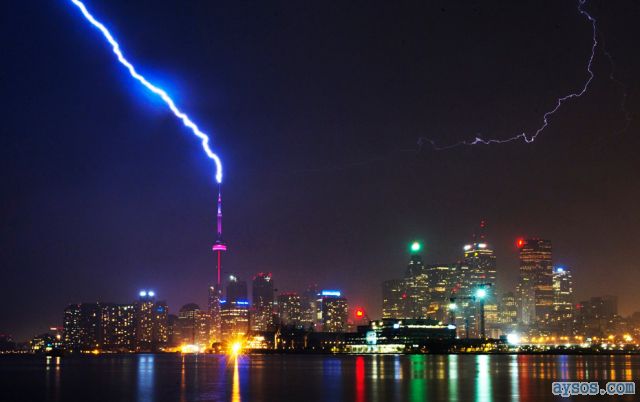 Lightning strikes the CN Tower Toronto 2011