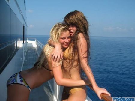 Sexy Boat Girls