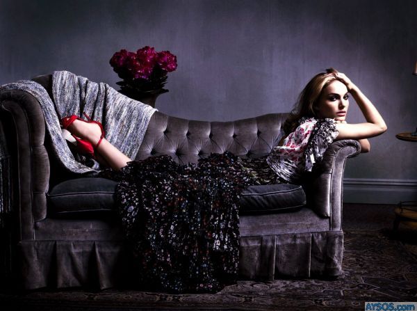 Celebrity Natalie Portman Couch