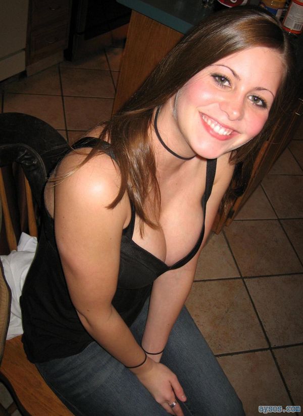 A very cute girl next door with pretty big green eyes and nice boobs. 