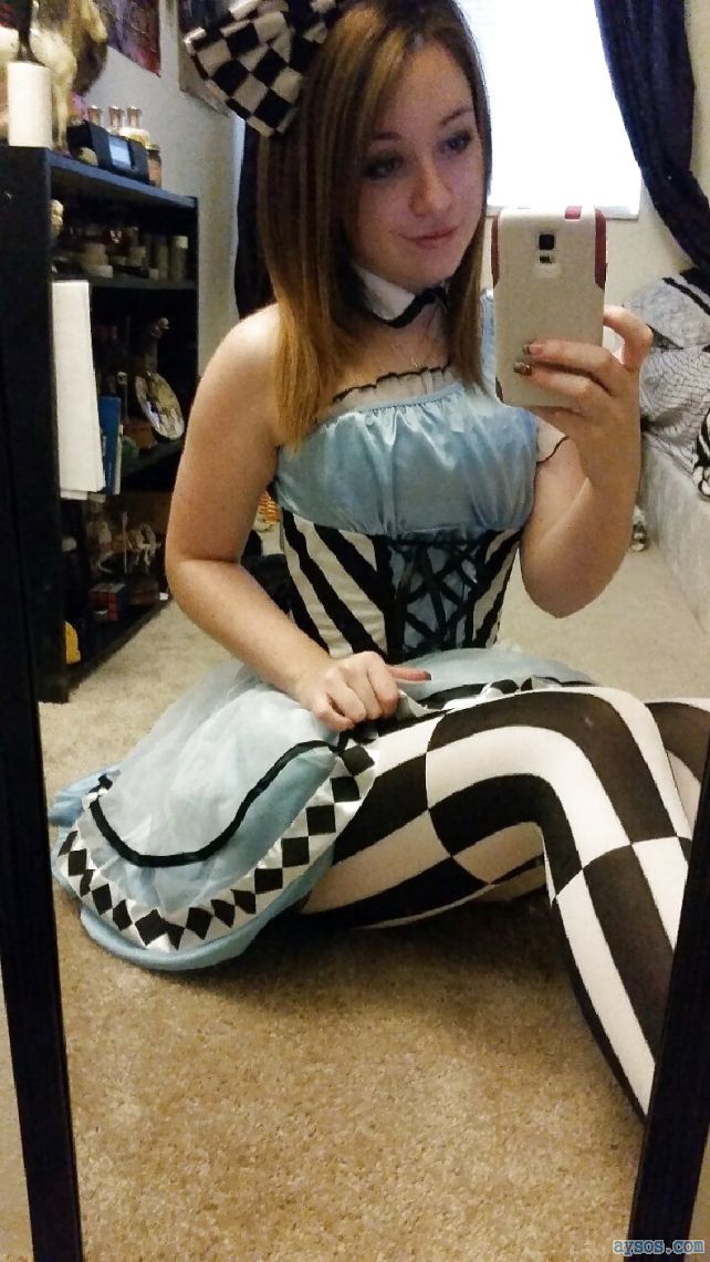 Cute Girl Shows Off Homemade Alice in Wonderland Costume in Mirror Selfie