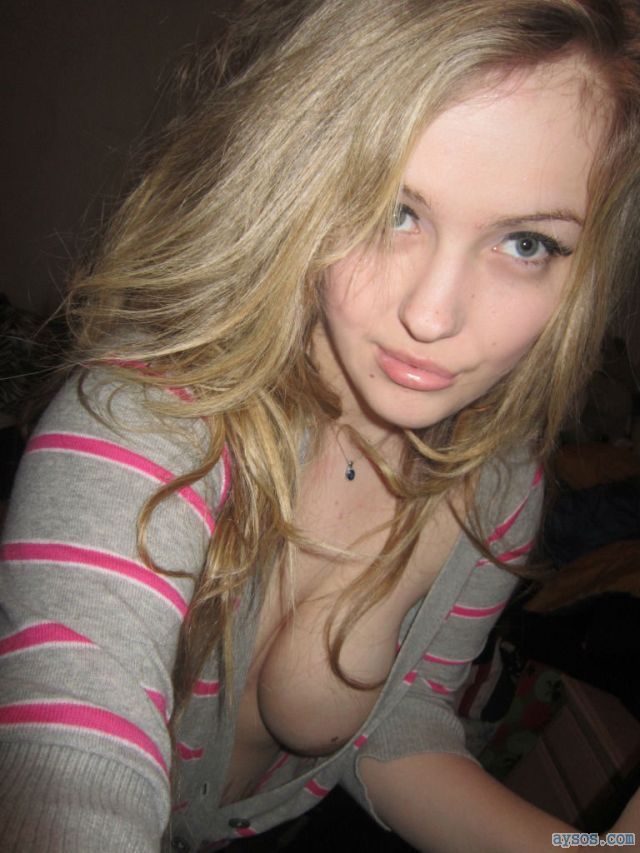Pretty young babe with awesome cleavage