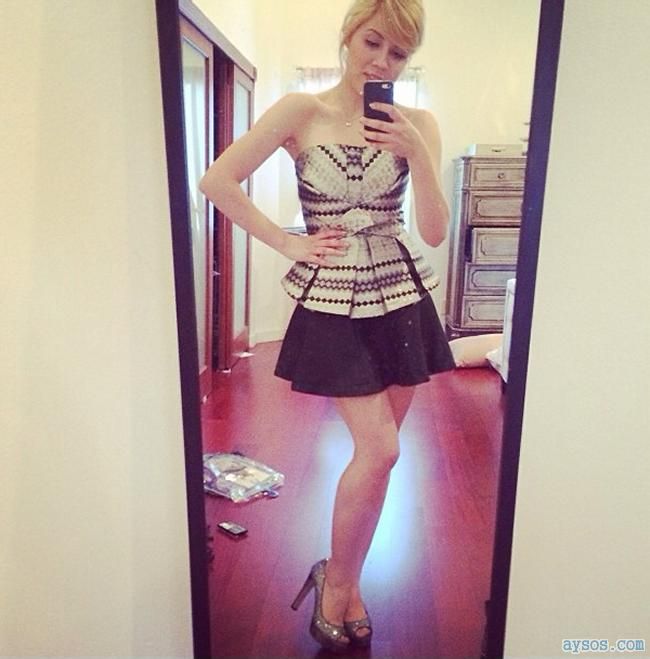 Jennette McCurdy Short Skirt Selfie