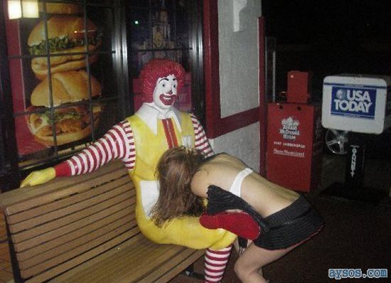 Hot Babe pleases Ronald McDonald