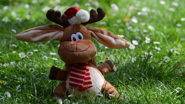 Dancing Reindeer Plush Has Epic Christmas Meltdown
