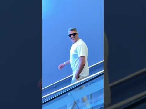 Stewardess Walking Style Goes Completely Viral