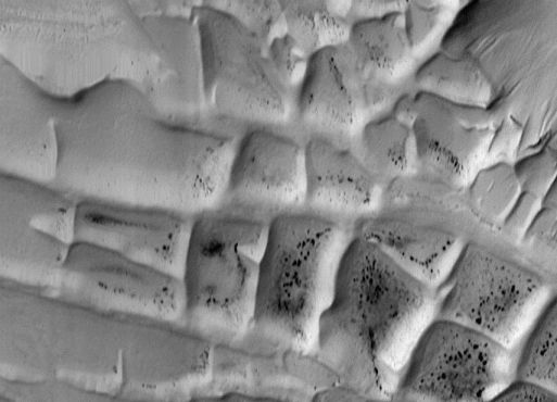 Mars South Pole Hides Mysterious Ridges
