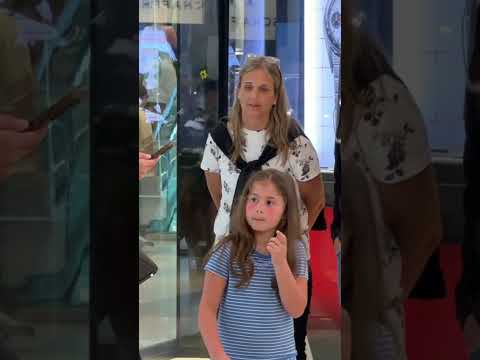 Flight Attendant Fashion Fails at 30000 Feet