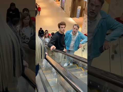 Flight Attendant Walking Style Goes Viral