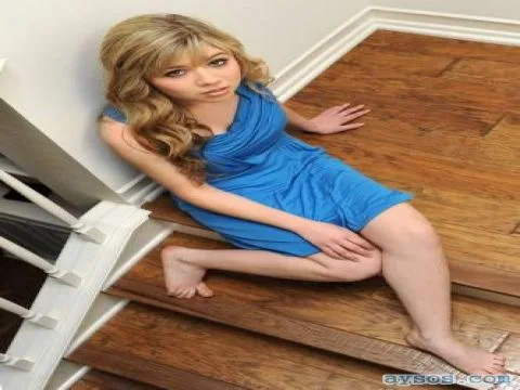 Cute Jennette McCurdy