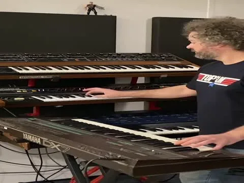 Guy Performs Top Gun Anthem on Keytar