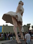 Giant Marilyn Monroe Statue Causes Traffic Jams